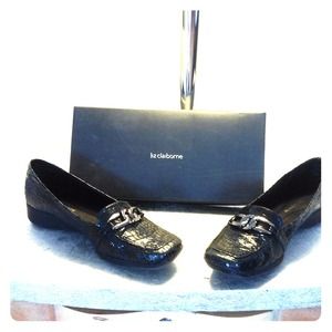 Great casual work shoes only worn once, sharp!