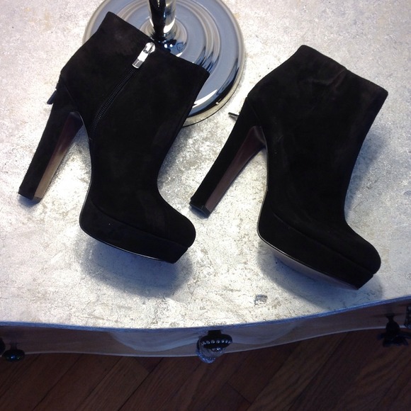 Black swede 5in heel with 1in platform. - Picture 4 of 4