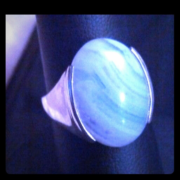 Gorgeous fashion pale blue lace agate ring