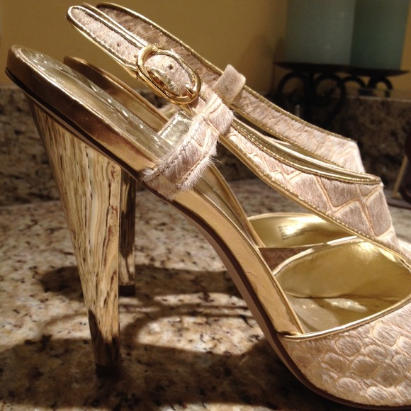 Gold Giraffe Print BCBGirls Heels - Picture 3 of 4