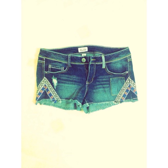 ❌SOLD❌Tribal print denim shorts