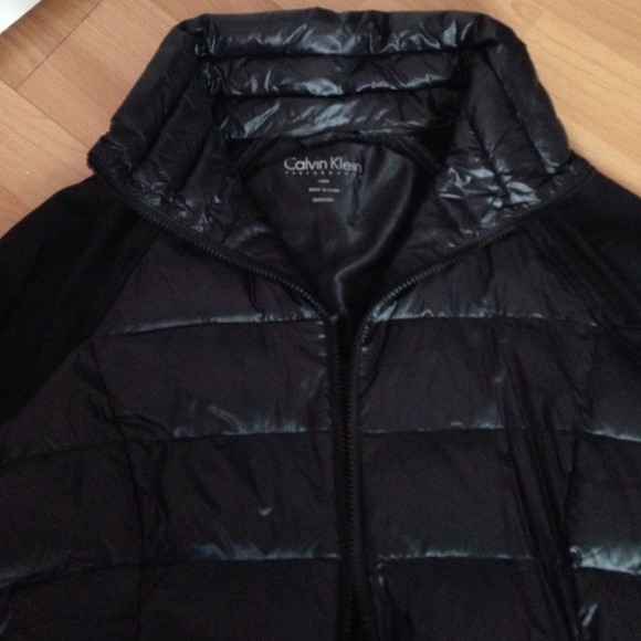 🚫SOLD IN BUNDLE🚫Calvin Klein Performance JKT - Picture 4 of 4