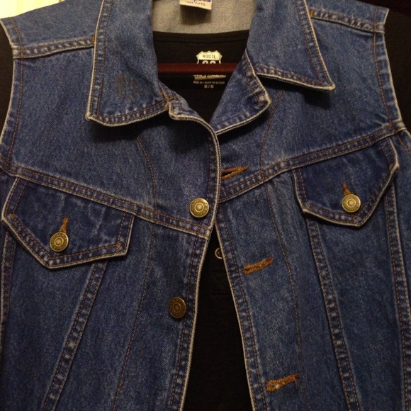 🌟SOLD🌟Jeans vest - Picture 4 of 4