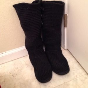 TRADED! FOR RED UGGS