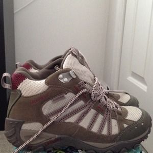 Women's merrel hiking boots!