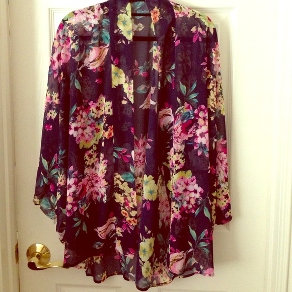SOLD!!!Floral kimono