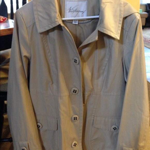 Reduced ! Brand new khaki raincoat with tags
