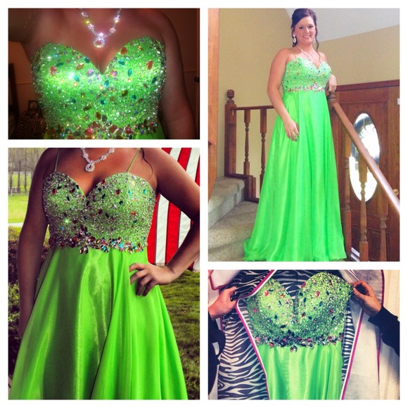 Prom Dress - Picture 1 of 3