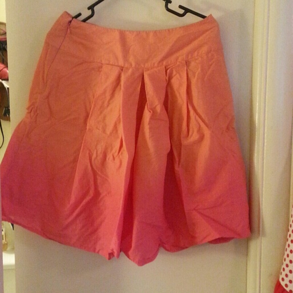 Pleated skirt