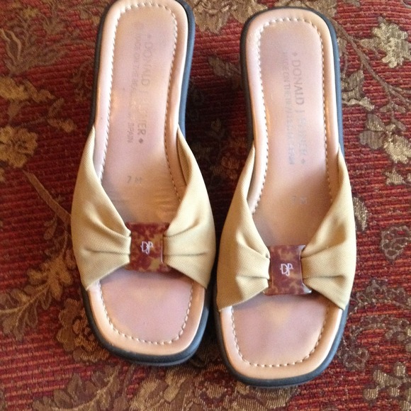 Tan sandle wedge