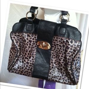 @maryjne595 Fierce med sized purse