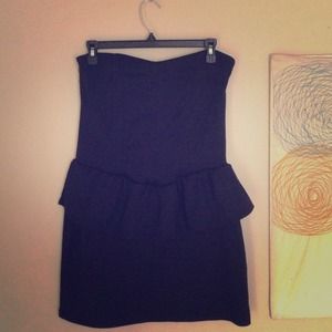 Sweetheart neckline black peplum dress