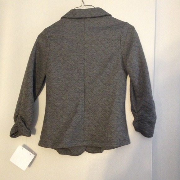🚫Sold in bundle. New gray blazer - Picture 3 of 3
