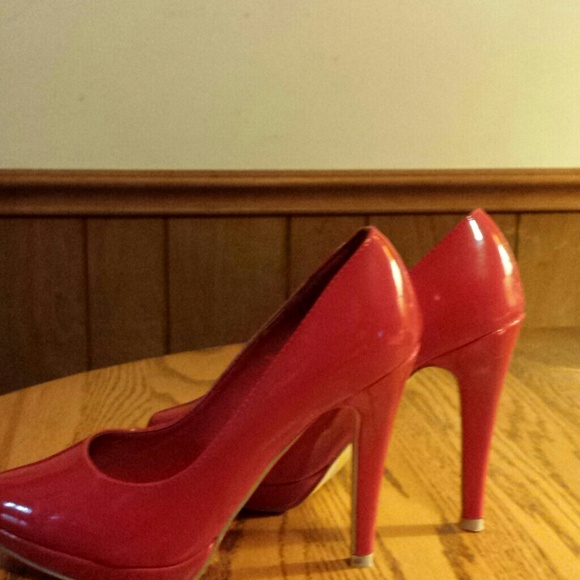 Shoes - Picture 2 of 2