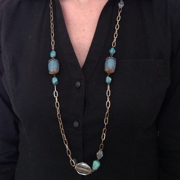 Turquoise and gold jeweled 18" necklace💝