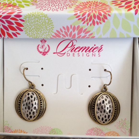 Premier Designs Jewelry Society Earrings NWT