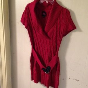 Red short sleeved sweater top