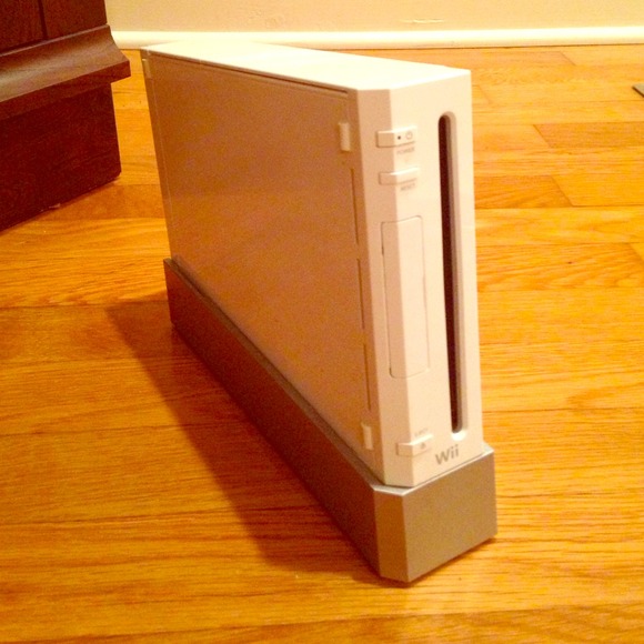 Used Wii! All accsesseries included!