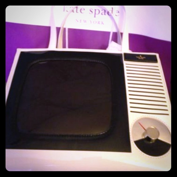 Kate Spade TV Quinn - Picture 1 of 3