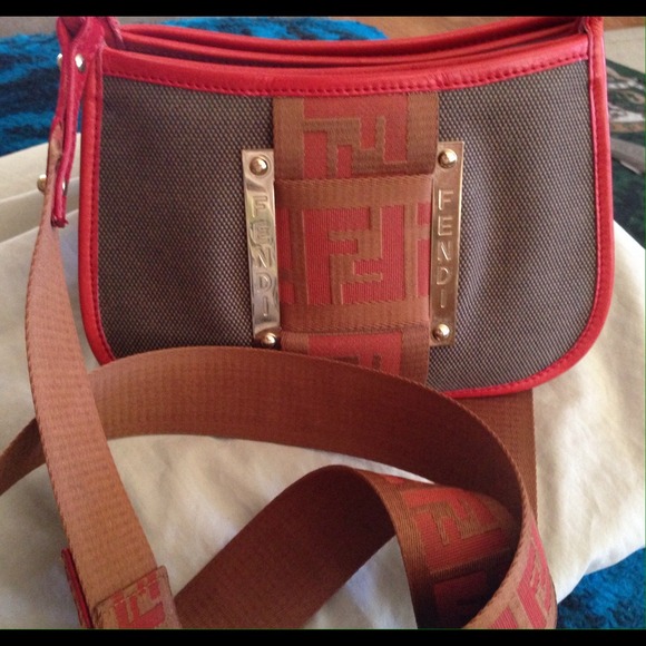 $360 for sale Fendi 💕