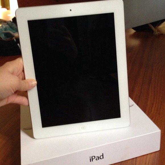 Apple IPAD 32gb wifi 3rd generation white like new
