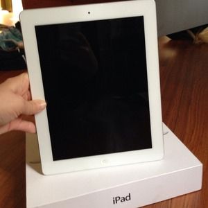 Apple IPAD 32gb wifi 3rd generation white like new