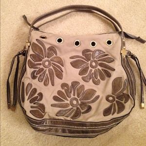 🚫SOLD on bundle🚫💕Cute Fashion Floral Purse💕