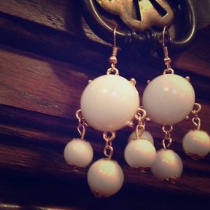 ⚡ᕼOᔕT ᑭIᑕK 2.17.14⚡White Earrings & Teal Bundle