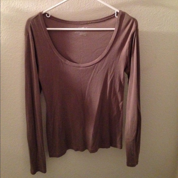 Old Navy Long Sleeve Scoop Neck Top - Picture 1 of 1