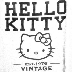 Hello Kitty off-Shoulder Top