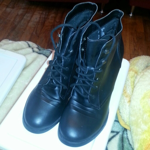 Combat black booties