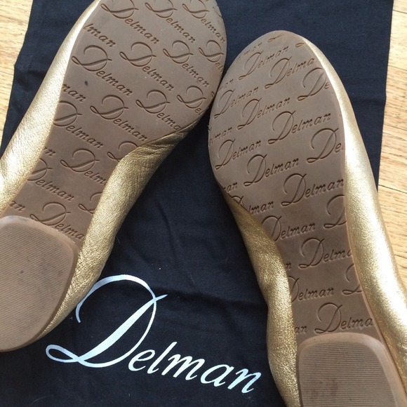 Sold in bundle ❌ Delman gold flats - Picture 2 of 3