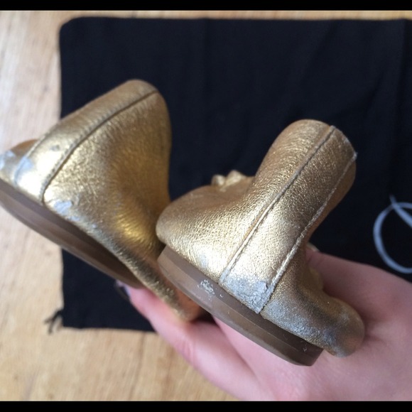 Sold in bundle ❌ Delman gold flats - Picture 3 of 3