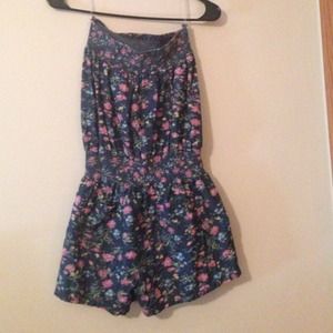 Strapless vintage romper