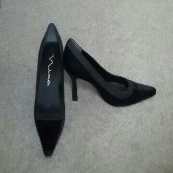 Nina Ricci pointy toe pumps