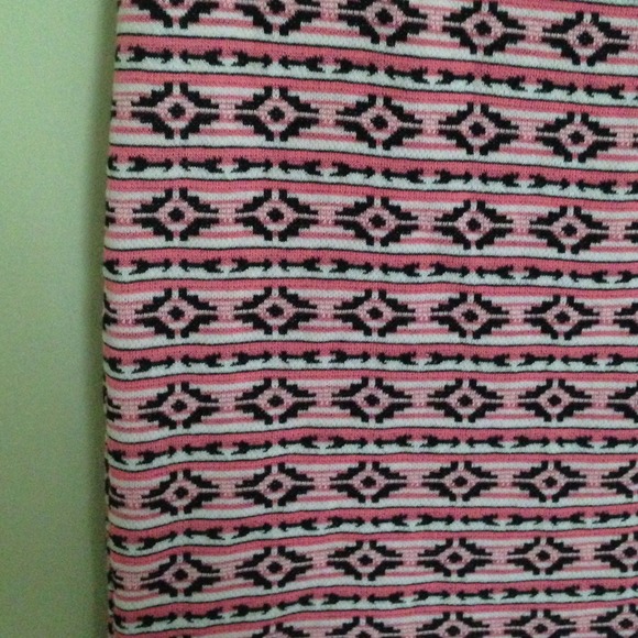 Aztec print mini - Picture 2 of 2