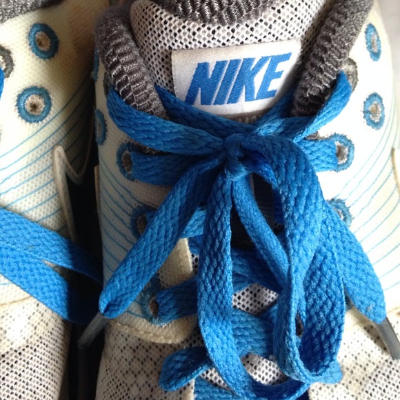 Nike tennis shoes