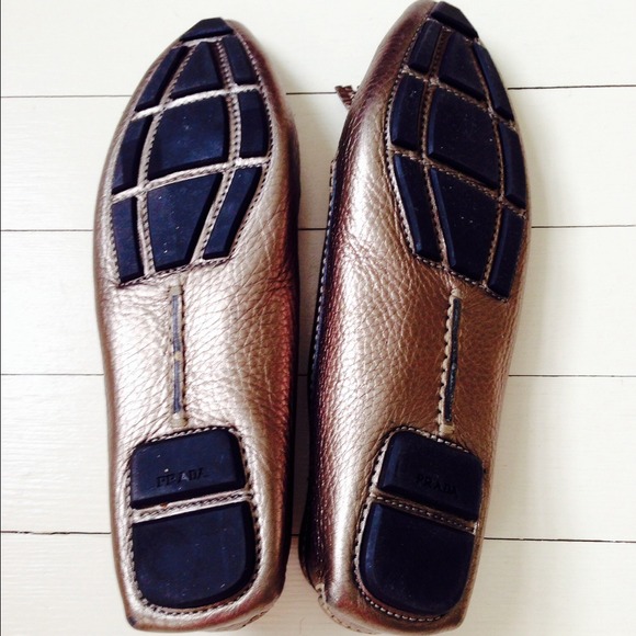 🚫SOLD🚫Prada Loafers. Size 6. Metallic. - Picture 3 of 4