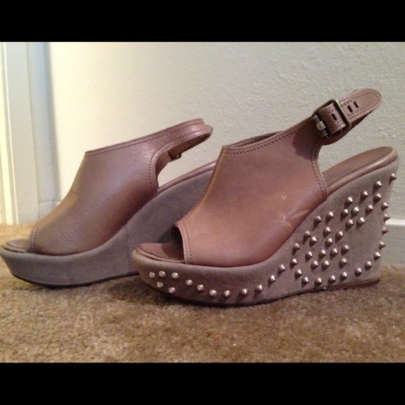 Studded tan wedges size 8 Paolo Ferri