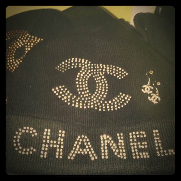 Chanel knit hat.