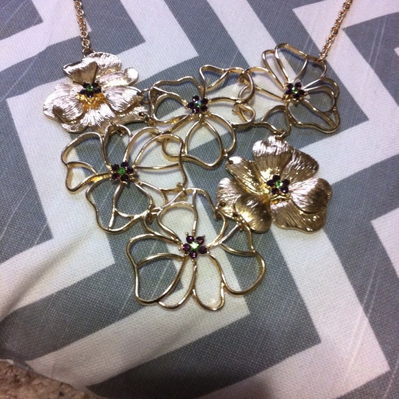 SOLD Gold Necklace With Flowers - Picture 3 of 3