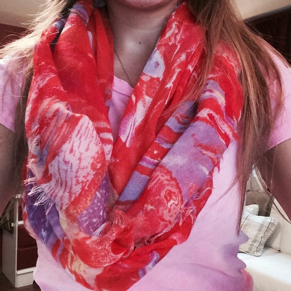 GONE!!!!!FREE SCARF FOR MY NEXT BUYER OF ANY ITEM! - Picture 4 of 6