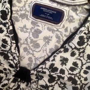 American Eagle Floral Top!