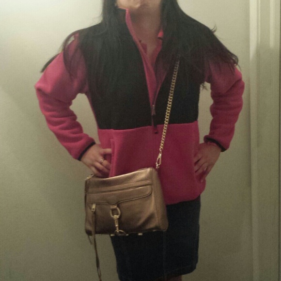 !!SOLD ON TRADESY!!Bronze M.A.C clutch💥 - Picture 4 of 4