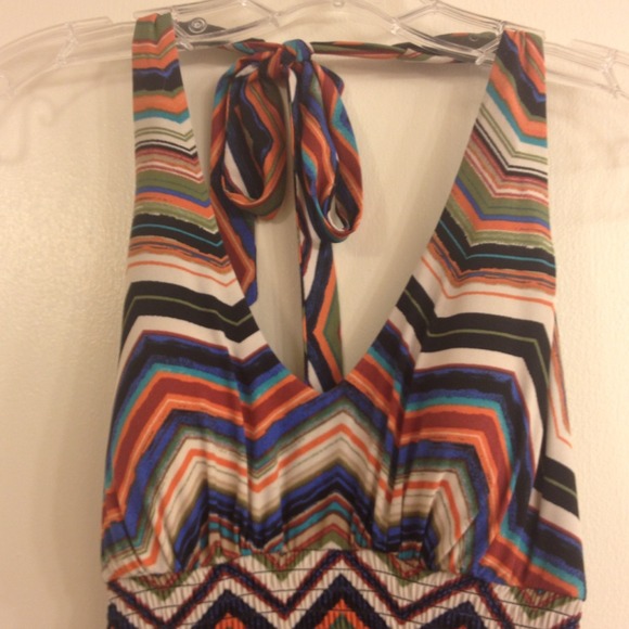 Fun halter maxi dress - Picture 2 of 2