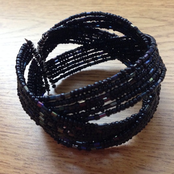 Black beaded bracelet