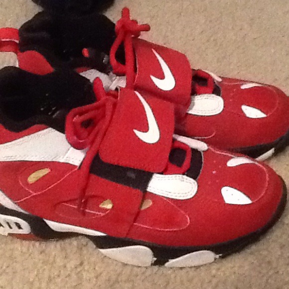 Nike Turfs - Picture 2 of 3