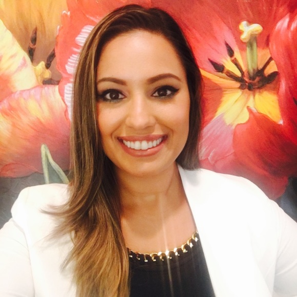 🎀🌟Meet Your Seller🌟💕Posh Ambassador💕 - Picture 4 of 4