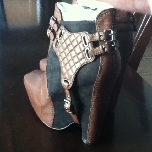 SOLD - Picture 4 of 4