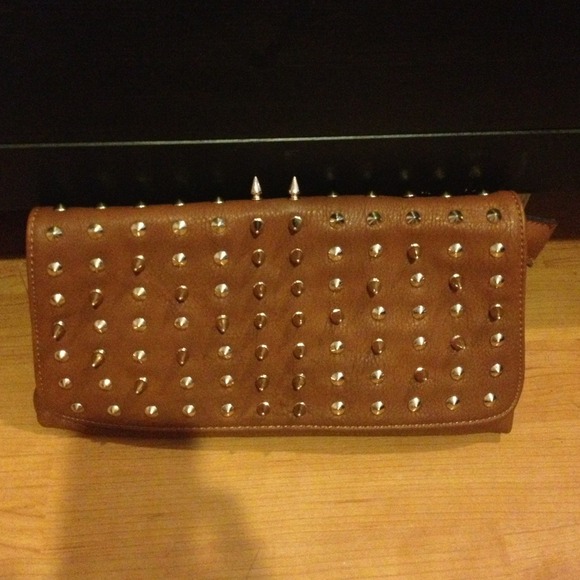 Studded clutch.